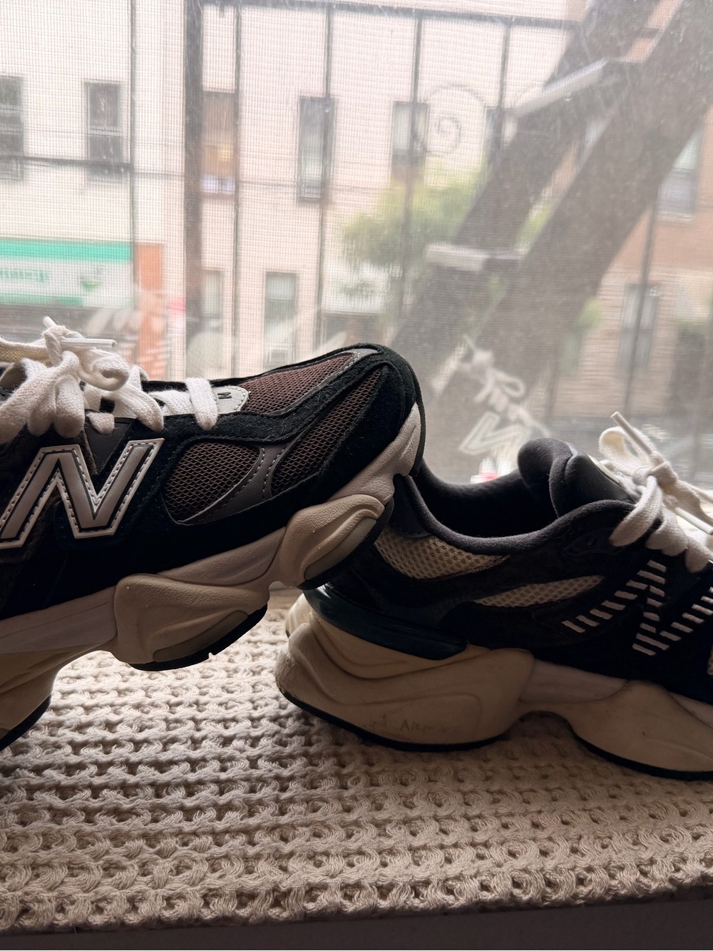 New Balance 9060 Black and Brown Retro Runner Sneakers Size 36 - Picture 2 of 6